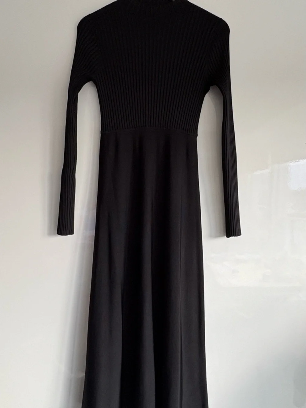 THEORY Compact Ribbed Midi Dress - Picture 4 of 11